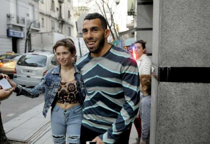 Tevez regresó a la Argentina para descansar