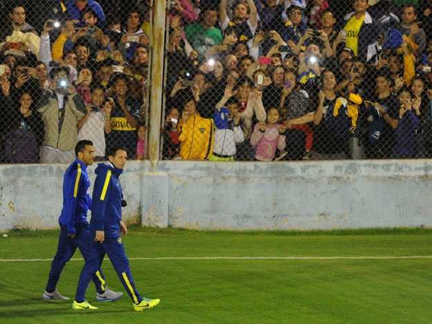 Tevez trotó solo: los once de Boca y Central para la final