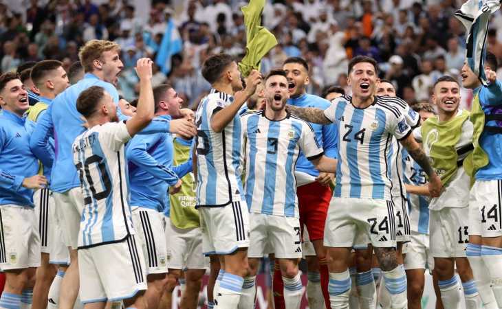 Thiago Almada eligió a La Bombonera como la cancha más imponente: “Se venía abajo”