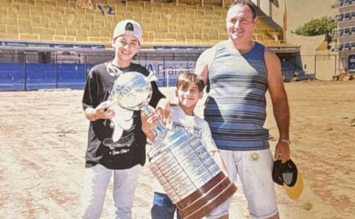 Tiene una foto de chico en La Bombonera con la Copa Libertadores y este año podrá jugarla con Boca: “Es un sueño”