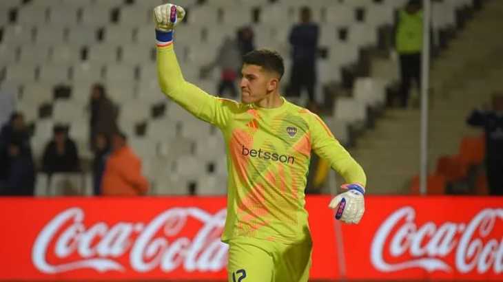 Tras el triunfo ante Talleres, Leandro Brey fue comparado con un arquero ídolo de Boca