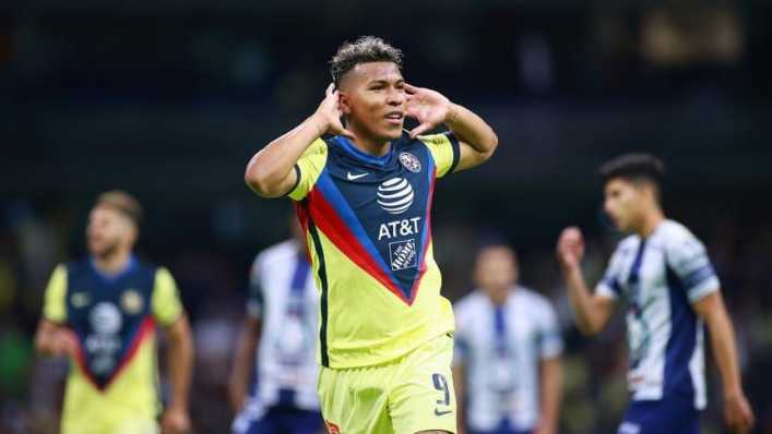 Tras la polémica el mensaje de Roger Martínez, el 9 que quiere Boca