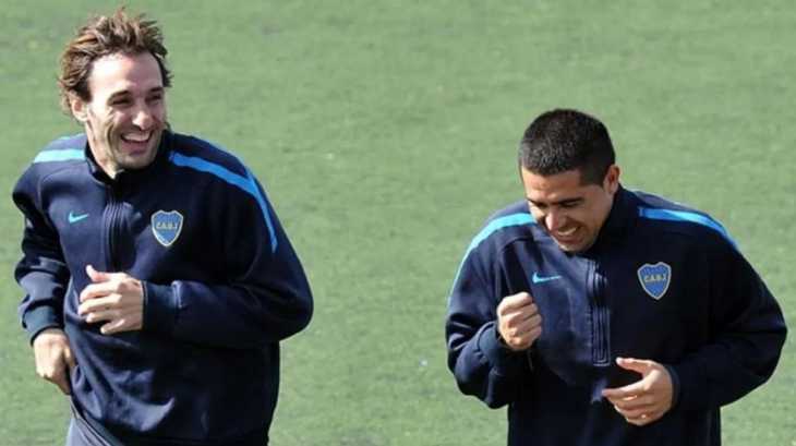 Traverso contó una increíble anécdota entre Riquelme y Schiavi en Boca: Román le tiró la pelota y le dijo eso