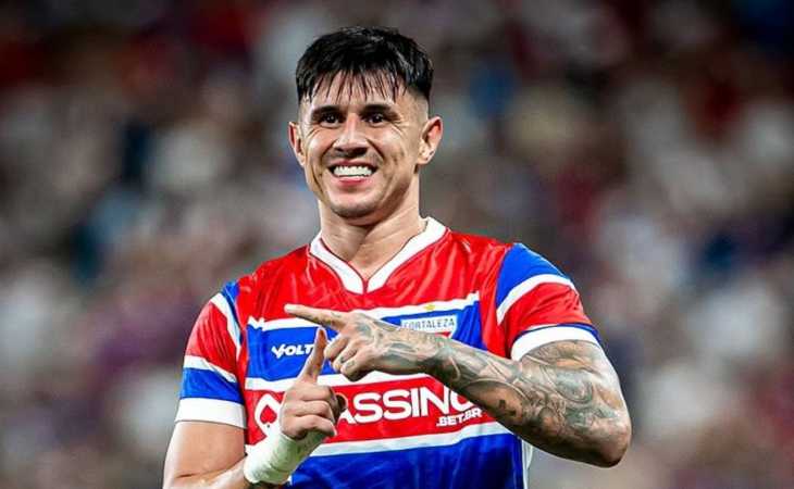 ¿Un guiño a Riquelme? El gesto de Adam Bareiro en su gol con Fortaleza que fue viral entre los hinchas de Boca