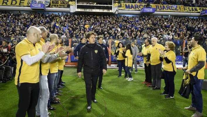 Un peluquero quiere ser presidente de Boca y piensa en un técnico bomba Un peluquero quiere ser presidente de Boca y piensa en un técnico bomba