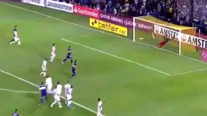 VIDEO: ¡A lo Riquelme! Reynoso, de tiro libre, liquidó al DIM VIDEO: ¡A lo Riquelme! Reynoso, de tiro libre, liquidó al DIM