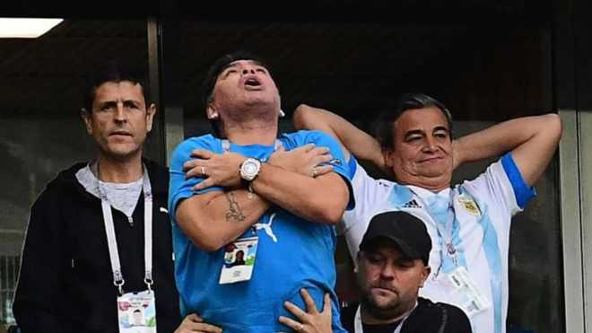 VIDEO: Así se llevaron a Maradona tras el triunfo argentina