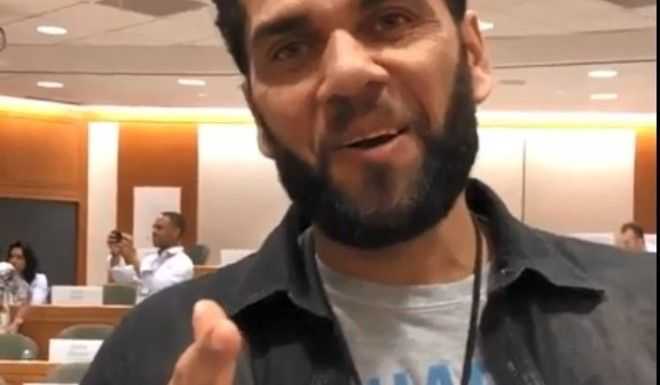 VIDEO: Dani Alves y su aguante a Boca