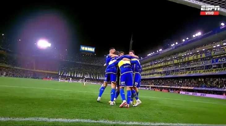 VIDEO: El blooper del ex jugador de Boca para el gol de Merentiel ante Banfield