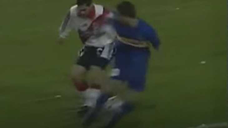 VIDEO: el caño de Maxi Meza que enloquece a México, idéntico al de Riquelme a Yepes