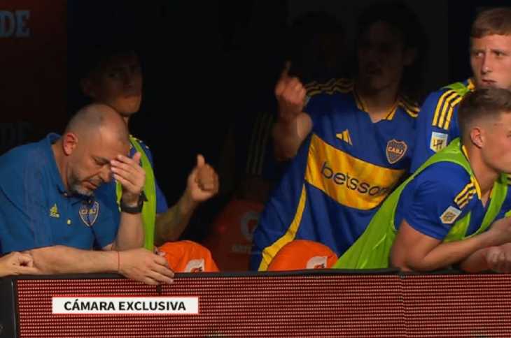 VIDEO: El fuerte enojo de Cavani con el DT que desata polémica en Boca tras salir con River