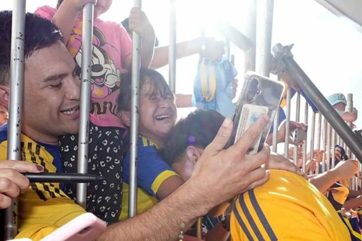 VIDEO: El tremendo recibimiento de los hinchas de Boca en Rosario de cara al duelo contra Newells