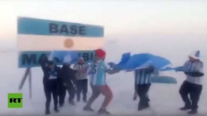 VIDEO: Incluso en la Antártida celebran el pase de Argentina