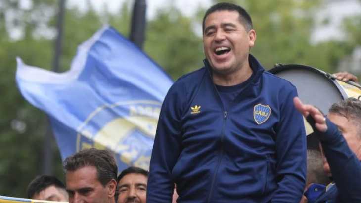 VIDEO: La fuerte canción contra Macri que Riquelme frenó al hablar en la marcha: ¡No, por favor, no!