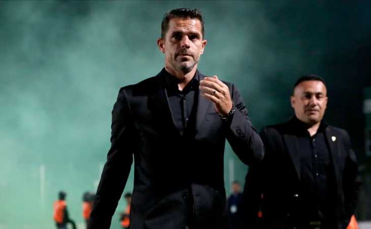 ¿Volantazo de Gago? Carlos Palacios podría cambiar de rol ante River