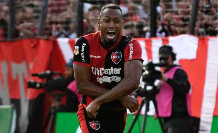 Willer Ditta pasaría de villano a héroe tras interés de Boca Juniors