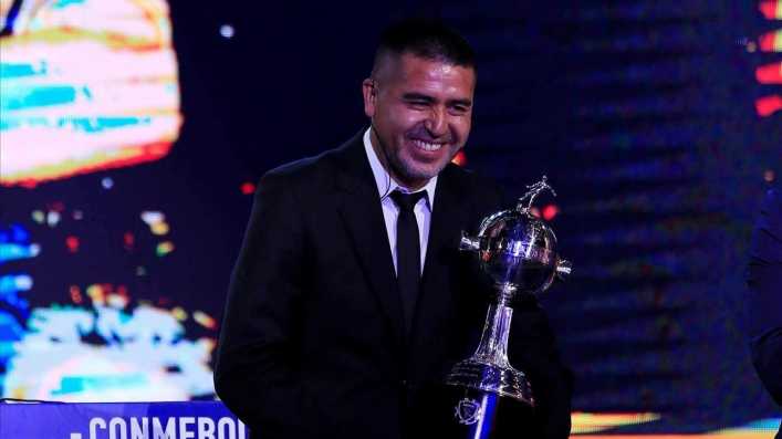 ¡Ya lo llamó Riquelme! Fue campeón en Boca, está en Europa y suena fuerte para volver