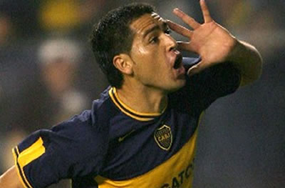 El Valencia se interesa por Riquelme por si falla Van der Vaart
