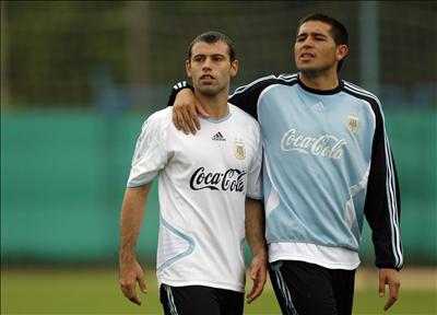 Los 'veteranos' Riquelme, Mascherano y Demichelis buscarán retener el oro argentino en Pekín