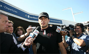 Riquelme se rompe y estará cerca de un mes de baja