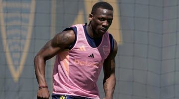 Advíncula dio detalles de su repentina salida de Boca: “Hablé con Riquelme y…”