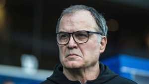 Bielsa, el elegido por el Pollo Vignolo para dirigir a Boca