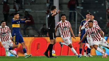 Boca empató 2-2 con Instituto y Paredes salió por una molestia