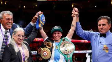 Chucky Alaniz, tras coronarse triple campeona mundial de boxeo: Cuando peleo, siento que juega Boca