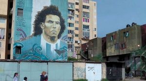 ¿Cómo se vivió el lanzamiento de la serie de Tevez en Fuerte Apache?