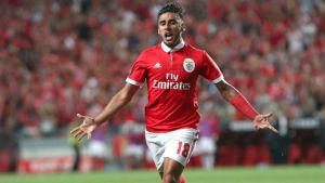 Eduardo Salvio se acerca a Boca
