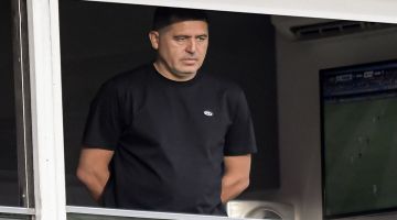 El central que le ofrecieron a Riquelme y el otro defensor que aparece en carpeta de Boca