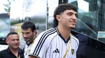 El espectacular recibimiento a Mateo Mendía en su ciudad por el título con la Reserva de Boca