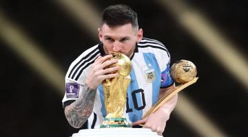 El tremendo tatuaje de un hincha con Lionel Messi y la Copa del Mundo