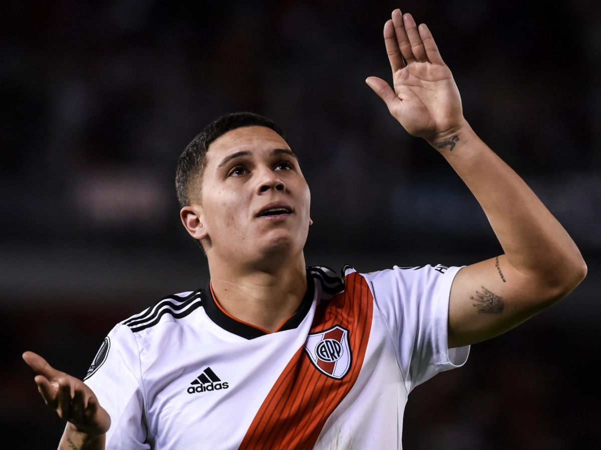 Foto anormal de Quintero con la que hinchas de River lo comparan con Riquelme