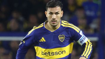 Los hinchas de Boca se dividen sobre si Paredes debe jugar ante Vasco