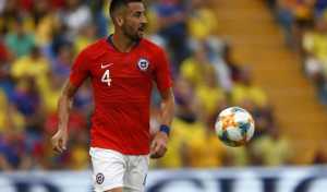 Mauricio Isla, separado del plantel de Fenerbahce