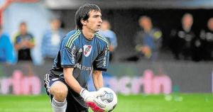 Los memes y los tuits del error de Barovero en la goleada que sufrió River frente a Colón