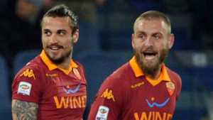 Osvaldo, con la camiseta de su amigo De Rossi en la Roma