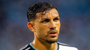 Paredes prometió un regalo al primer hincha que se tatúe su quite ante Egipto