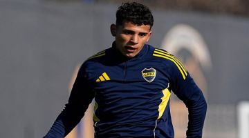 Quiere meterse: Leonel Flores se entrenó en Boca a días del duelo con Universidad Católica