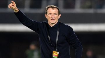 Rodolfo Arruabarrena tiene dos dudas en el equipo de Boca para el clásico con Racing