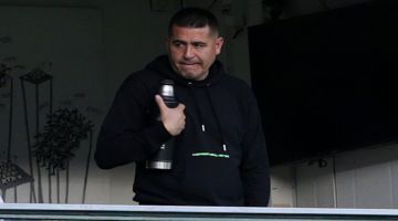 Romaña y dos más: los nombres que Riquelme tiene en carpeta para reforzar la zaga central de Boca
