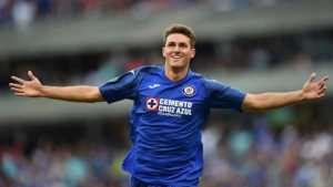 ¿Santiago Giménez se marcha a Boca Juniors?