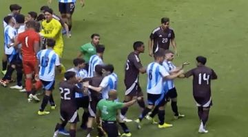 ¡Se picó! La Selección Argentina sufre una dura derrota con México y el partido termina en peleas