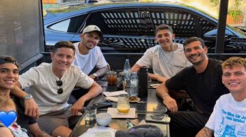 Un jugador de Boca recibió a Paredes, Zeballos y otros compañeros en su cafetería de Palermo